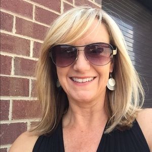 Meet your Posher, Missy